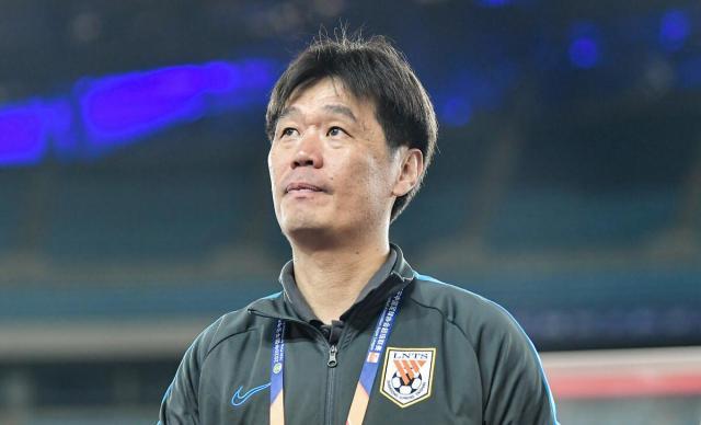 界杯外围买球-李霄鹏上任面临艰难考验：选球员成难题 归化未知