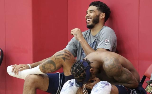 世界杯买球网站-亦兄亦友!比尔塔图姆合力出征 未来在波士顿相遇?